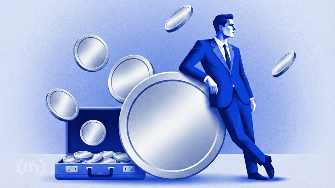 Large XRP Whales Sold $800 Million, Will Price Drop Again?